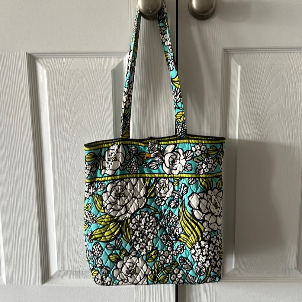 Vera Bradley tote bag.